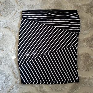 Black and White Stretch Pencil Skirt